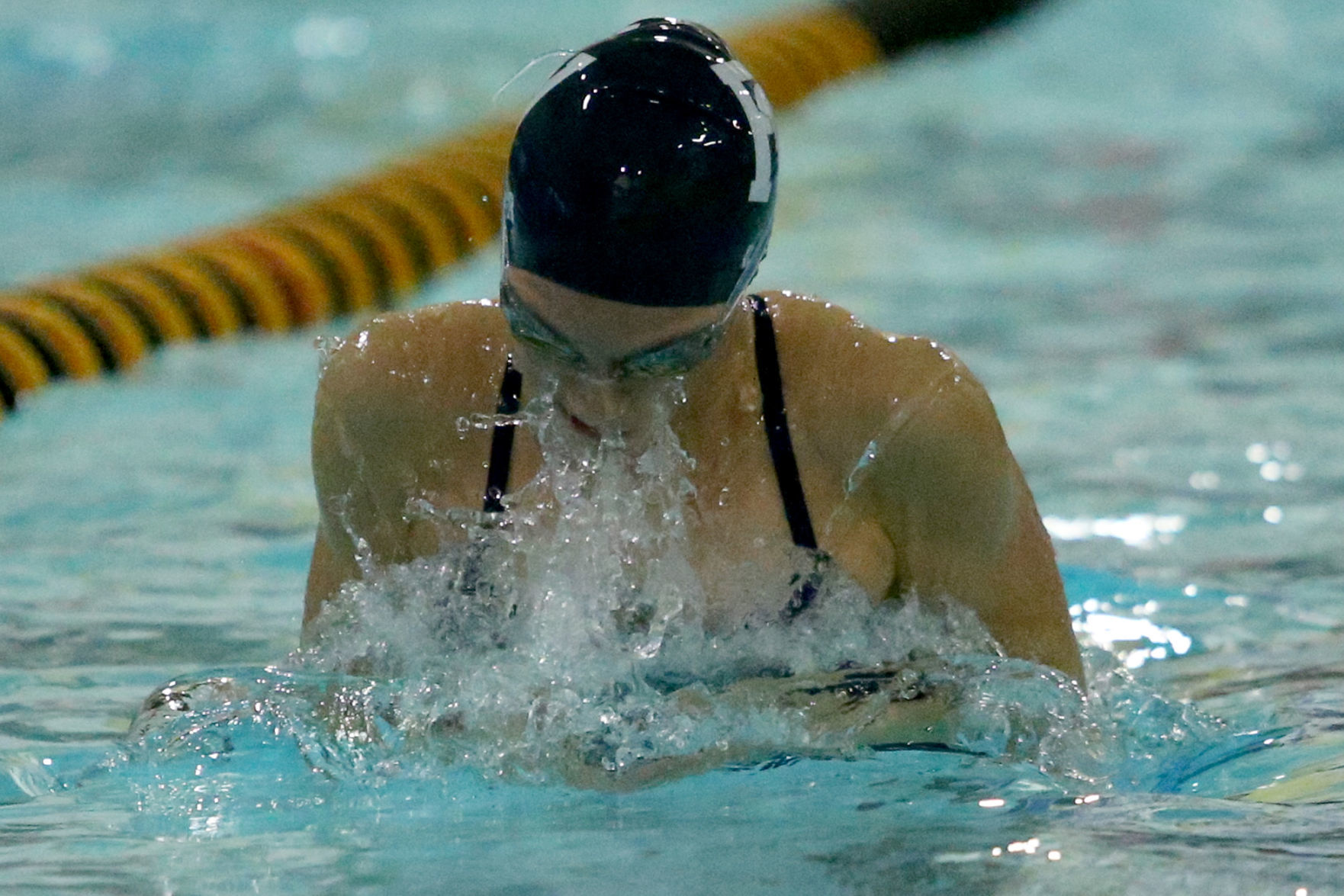100218-Bett-PV-Swimming-003
